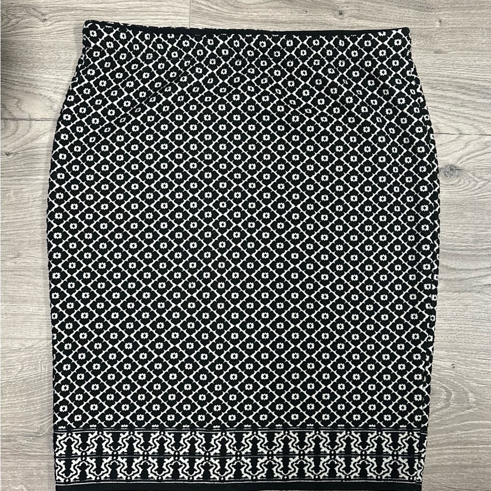 Max Studio stretch Skirt